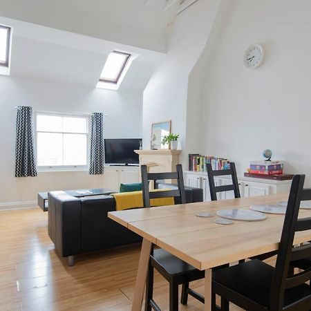 Fantastic 3 Bed Brighton House- Sleeps 6- Superfast Wifi And Garage Apartment Exterior photo