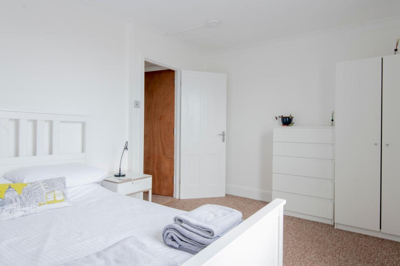 Fantastic 3 Bed Brighton House- Sleeps 6- Superfast Wifi And Garage Apartment Exterior photo