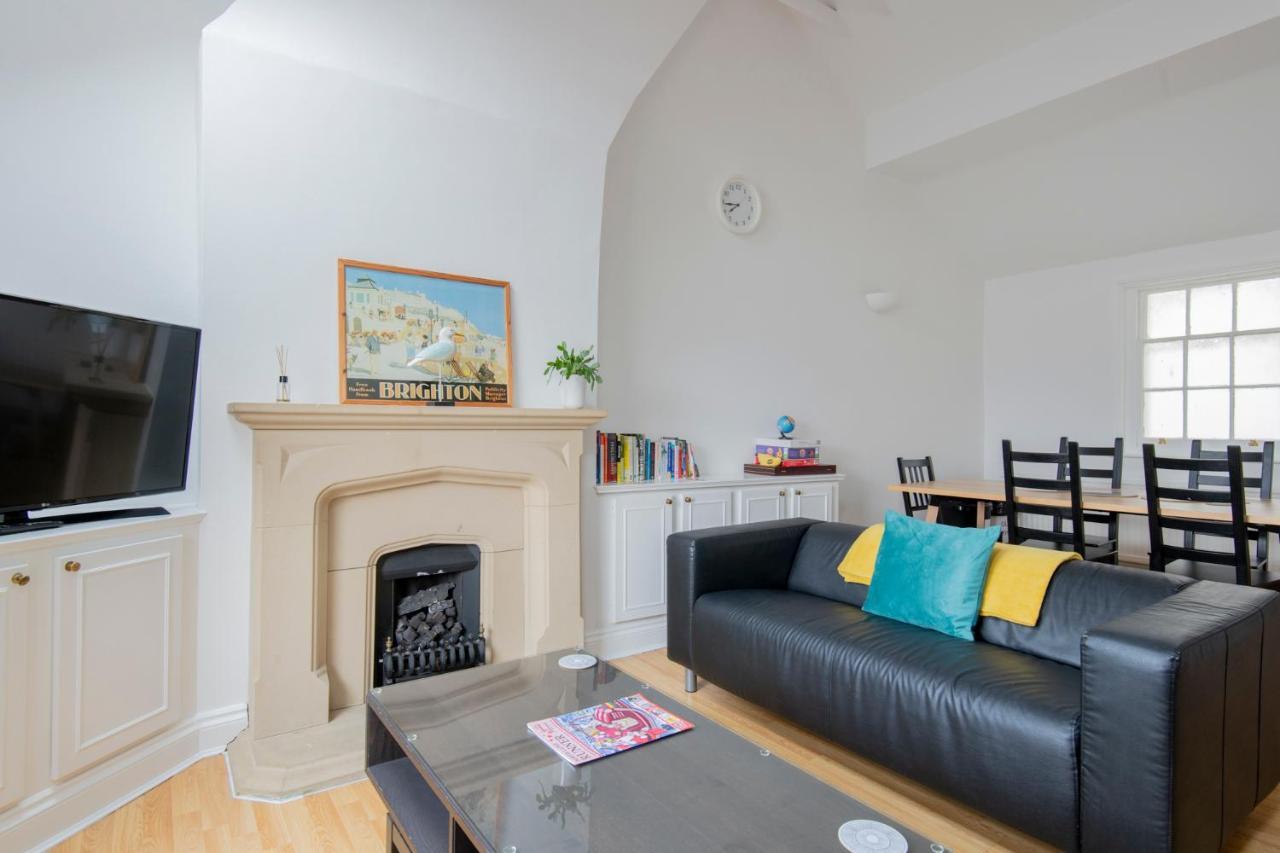 Fantastic 3 Bed Brighton House- Sleeps 6- Superfast Wifi And Garage Apartment Exterior photo