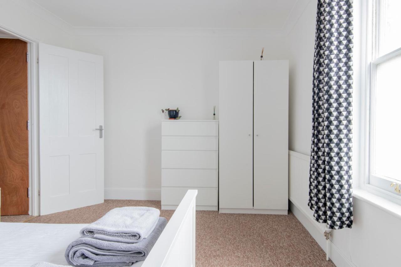 Fantastic 3 Bed Brighton House- Sleeps 6- Superfast Wifi And Garage Apartment Exterior photo