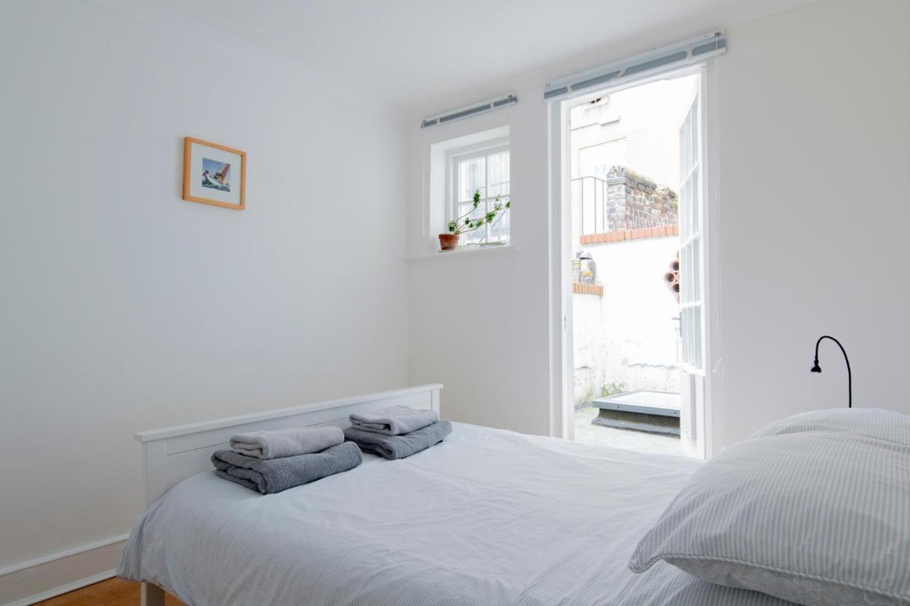 Fantastic 3 Bed Brighton House- Sleeps 6- Superfast Wifi And Garage Apartment Exterior photo