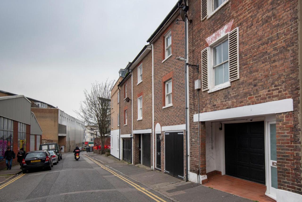 Fantastic 3 Bed Brighton House- Sleeps 6- Superfast Wifi And Garage Apartment Exterior photo